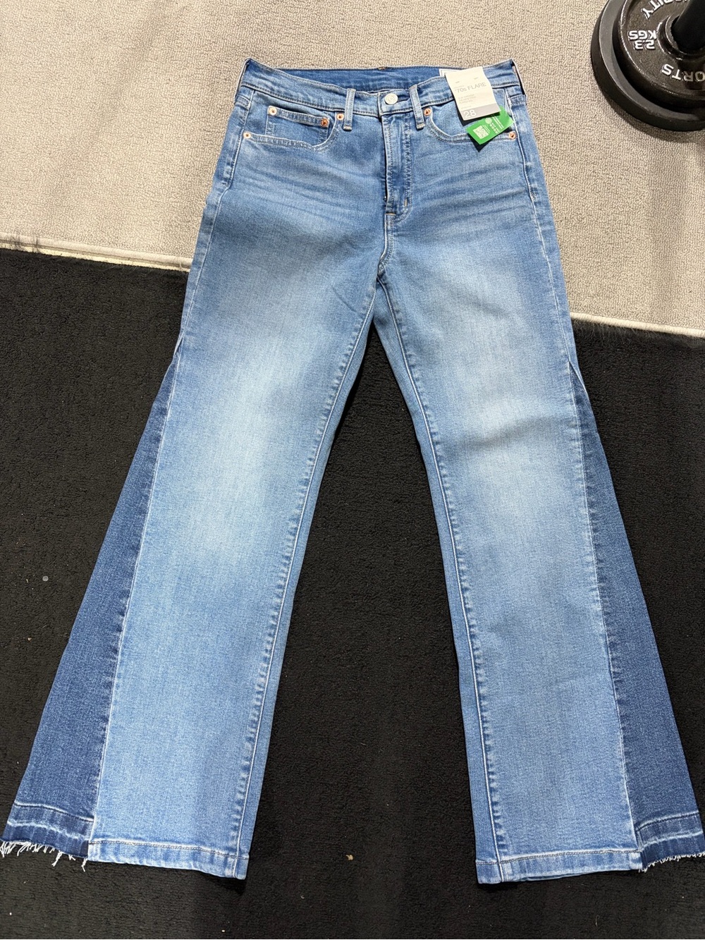 GAP Two-Tone Light and Dark Blue Flare Jeans size 28 /6 PETITE ‘70s Flare Jeans